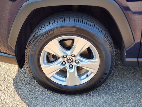Used 2021 Toyota RAV4 XLE AWD/4WD image 14