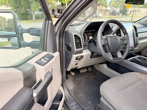 Used 2022 Ford F350 XLT w/ XLT Premium Package image 9