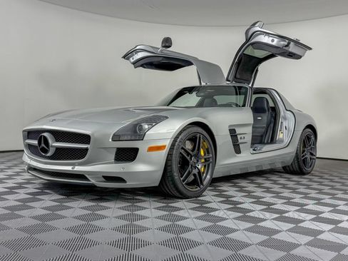 Used 2011 Mercedes-Benz SLS AMG Coupe image 11