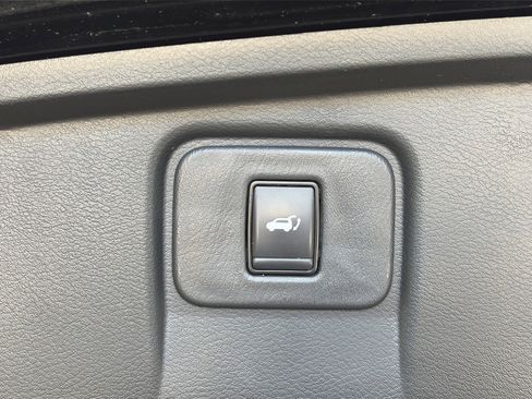 Used 2024 Nissan Murano SV AWD/4WD image 15