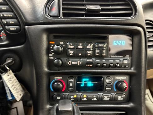 Used 2001 Chevrolet Corvette Convertible w/ Preferred Equipment Group1 image 19