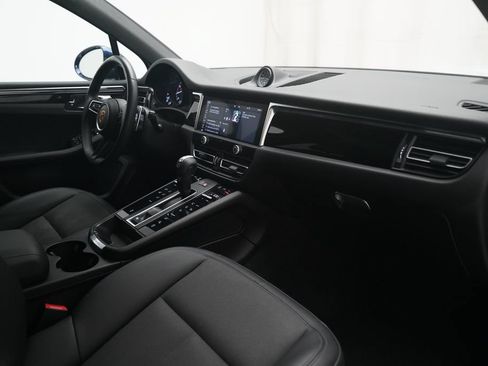 Used 2022 Porsche Macan AWD/4WD image 25