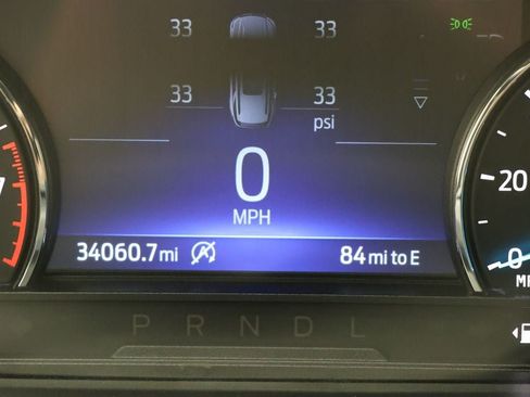 Used 2024 Ford Explorer XLT w/ Equipment Group 202A AWD/4WD image 18