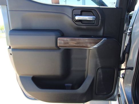 Used 2021 Chevrolet Silverado 1500 LT Trail Boss w/ Convenience Package II image 42