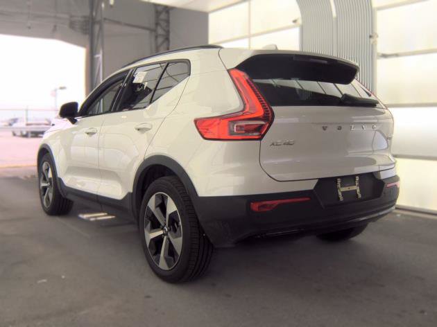 Used 2026 Volvo XC40 B5 Plus AWD/4WD image 5