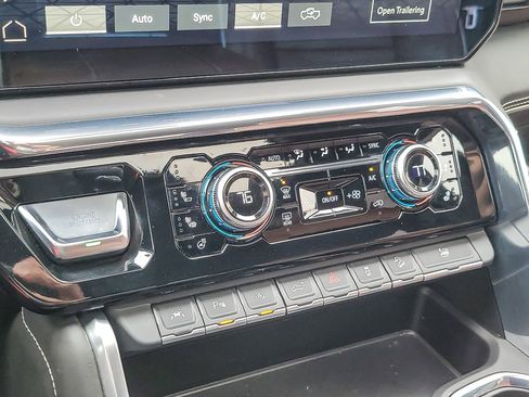 Used 2024 GMC Sierra 1500 Denali Ultimate image 16