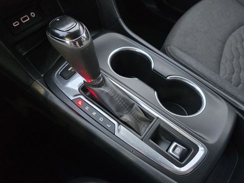 Used 2021 Chevrolet Equinox LT image 15