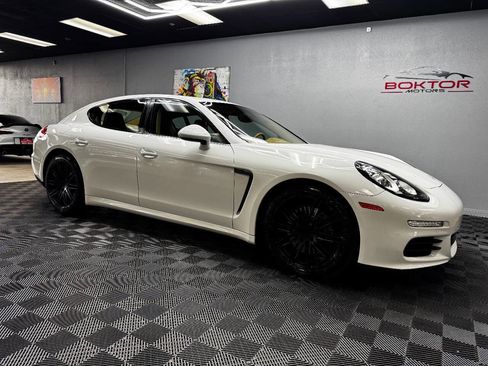 Used 2015 Porsche Panamera 4 image 1