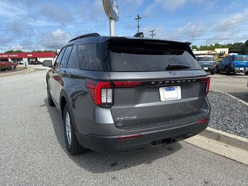 New 2026 Ford Explorer Active RWD image 9