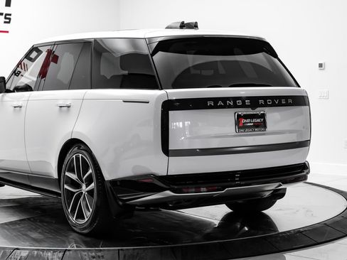 Used 2024 Land Rover Range Rover SE AWD/4WD image 16