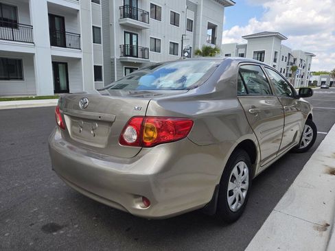 Used 2010 Toyota Corolla image 6