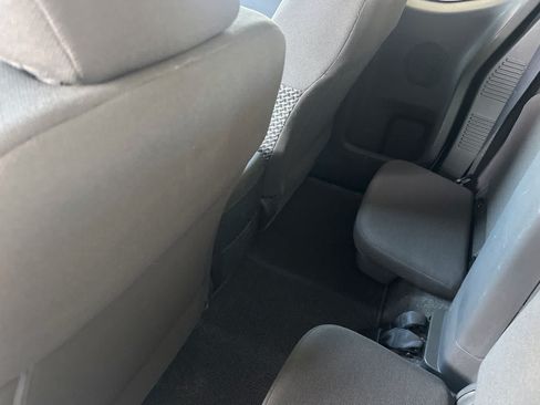 Used 2018 Nissan Frontier SV RWD image 4