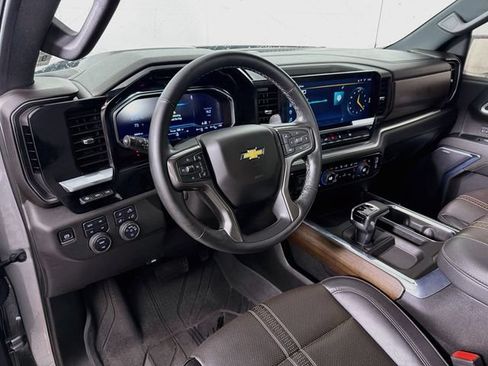 Used 2024 Chevrolet Silverado 1500 High Country w/ High Country Premium Package AWD/4WD image 13
