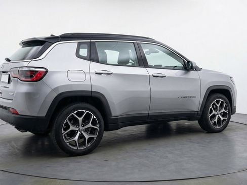 Used 2025 Jeep Compass Limited AWD/4WD image 9