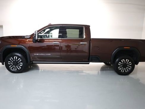Used 2024 GMC Sierra 3500 Denali Ultimate AWD/4WD image 57