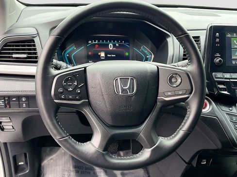 Used 2024 Honda Odyssey EX-L image 11