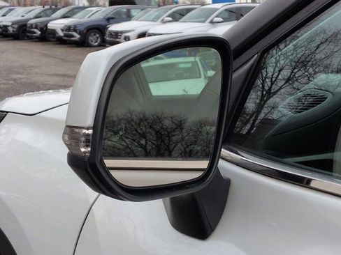 Used 2022 Toyota Highlander LE image 10