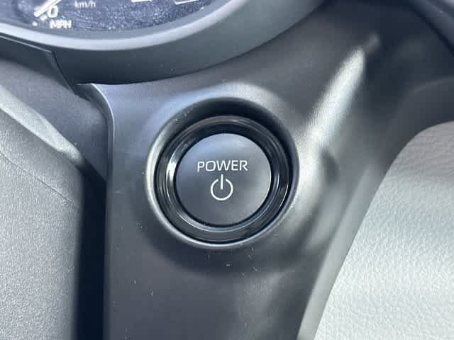 Used 2026 Toyota Sienna LE AWD/4WD image 10