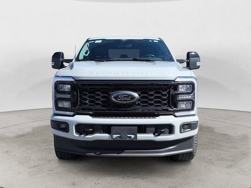 Used 2025 Ford F350 Lariat w/ Black Appearance Package image 8