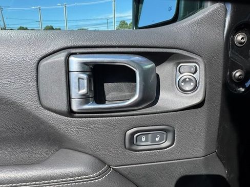 Used 2023 Jeep Wrangler Unlimited Sahara w/ Cold Weather Group AWD/4WD image 13