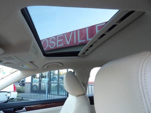 Used 2012 Volkswagen Passat 2.5 SEL Premium image 9