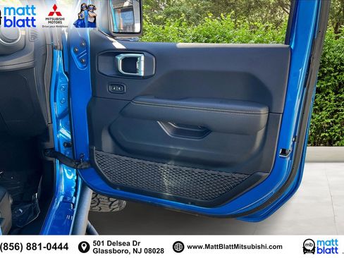 Used 2025 Jeep Wrangler Sahara image 25