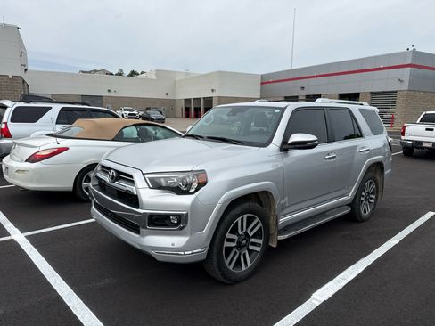 Used 2024 Toyota 4Runner Limited AWD/4WD image 6