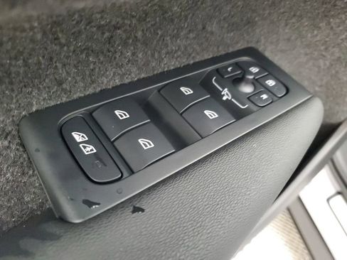 Used 2026 Volvo XC40 B5 Ultra w/ Protection Package Premier image 22