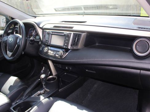 Used 2014 Toyota RAV4 Limited w/ Technology Package AWD/4WD image 38