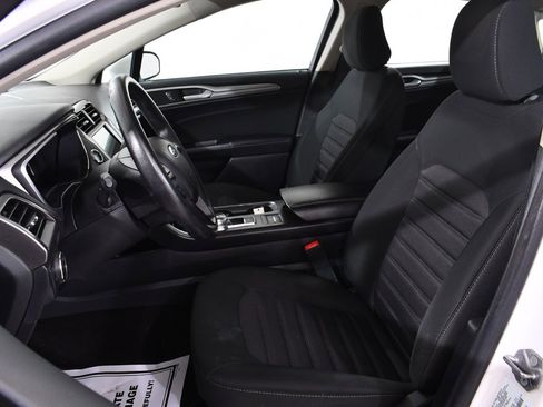 Used 2020 Ford Fusion SE image 6