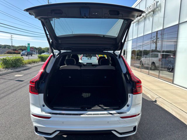 Certified 2026 Volvo XC60 B5 Plus AWD/4WD image 11