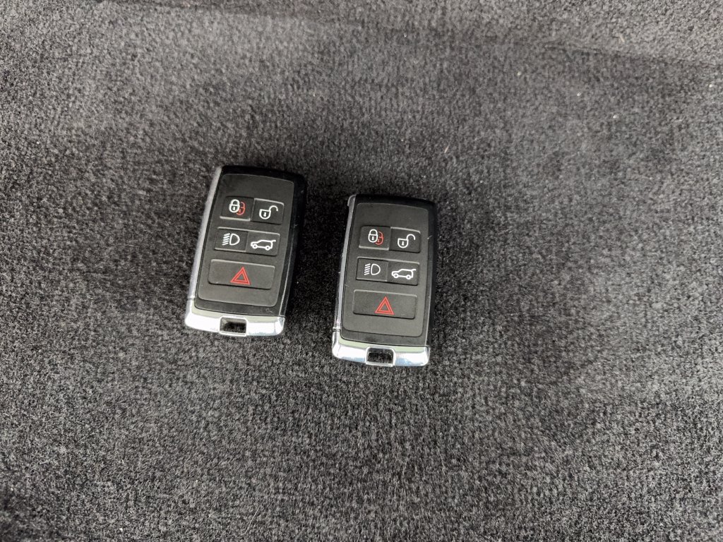 Used 2024 Land Rover Discovery Dynamic SE AWD/4WD image 77