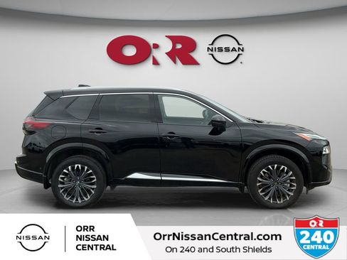 Used 2025 Nissan Rogue Platinum w/ Tech Package FWD image 4