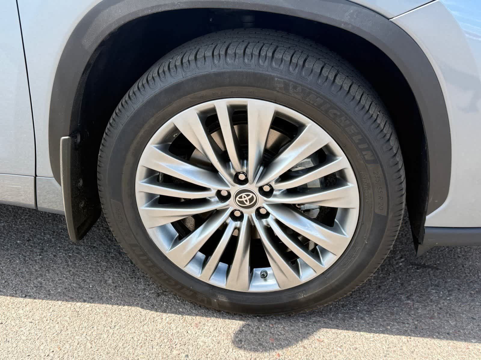 Used 2021 Toyota Highlander Platinum AWD/4WD image 11