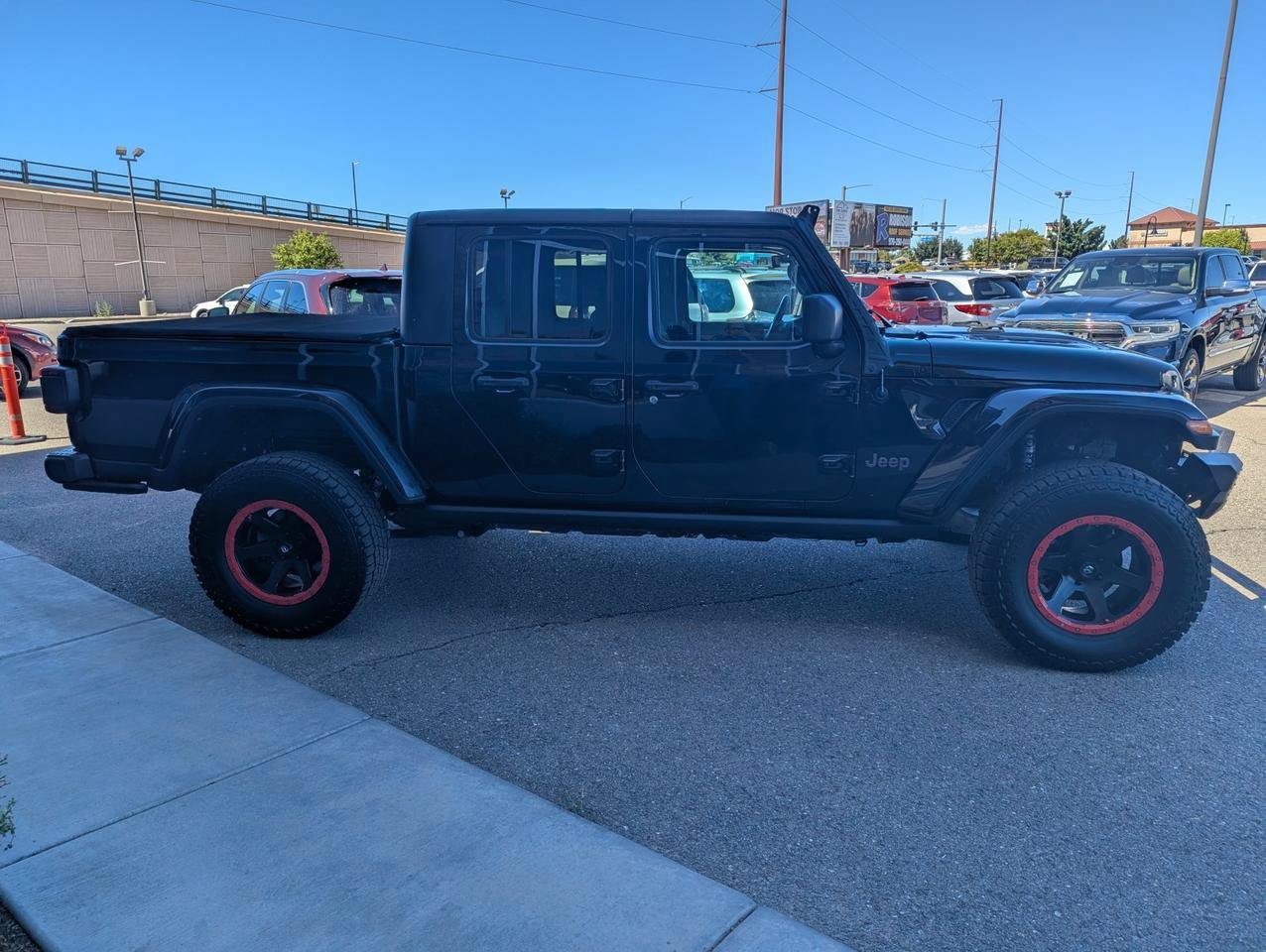 Used 2020 Jeep Gladiator Rubicon AWD/4WD image 6
