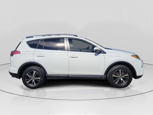 Used 2018 Toyota RAV4 XLE FWD image 8