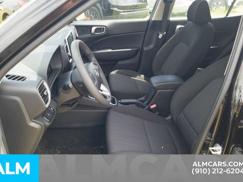 Certified 2026 Hyundai Venue SE FWD image 6