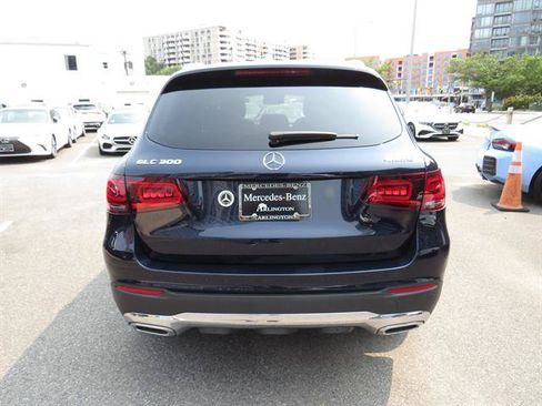 Used 2022 Mercedes-Benz GLC 300 4MATIC image 3