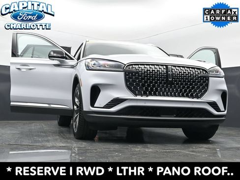 Used 2025 Lincoln Aviator Reserve w/ Illumination Package RWD image 40