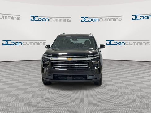 New 2026 Chevrolet Traverse LT w/ Driver Confidence Package AWD/4WD image 3