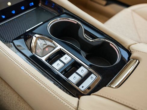 New 2025 Karma Revero Luxury RWD image 44