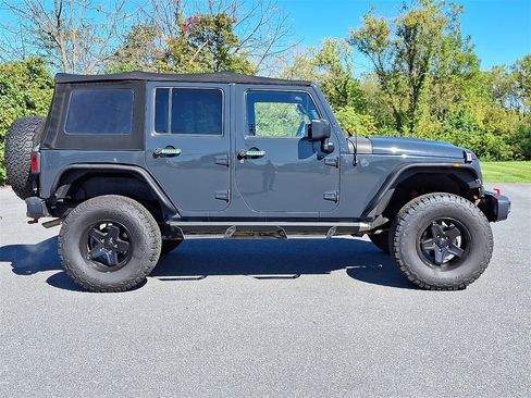 Used 2016 Jeep Wrangler Unlimited Rubicon image 7
