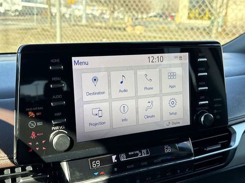 Used 2022 Toyota Sienna Platinum image 19