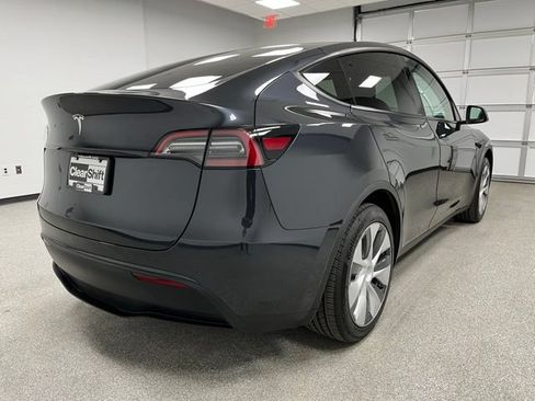 Used 2024 Tesla Model Y 2WD image 10