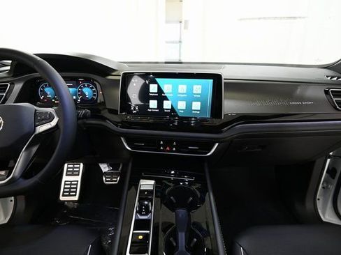 New 2026 Volkswagen Atlas Cross Sport SEL Premium R-Line image 2