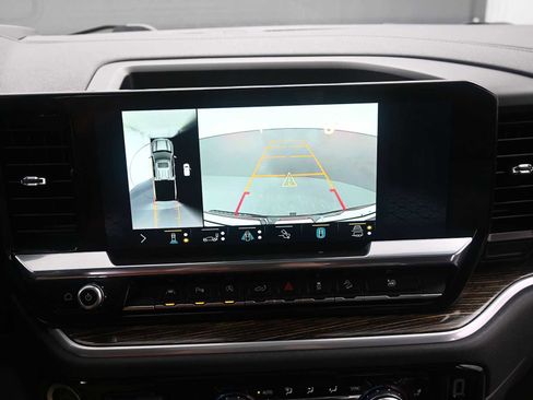 Used 2022 GMC Sierra 1500 Elevation w/ Elevation Premium Package image 17