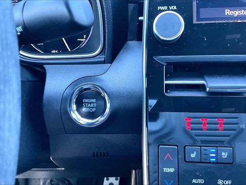 Used 2019 Toyota Avalon Touring w/ Advanced Safety Package FWD image 35