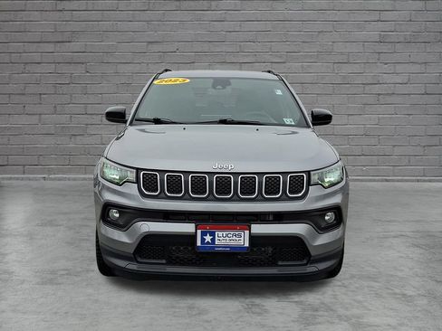 Used 2023 Jeep Compass Latitude w/ Convenience Group AWD/4WD image 4
