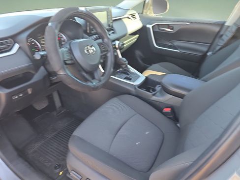 Used 2022 Toyota RAV4 XLE image 23