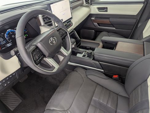 Used 2025 Toyota Sequoia Capstone image 4